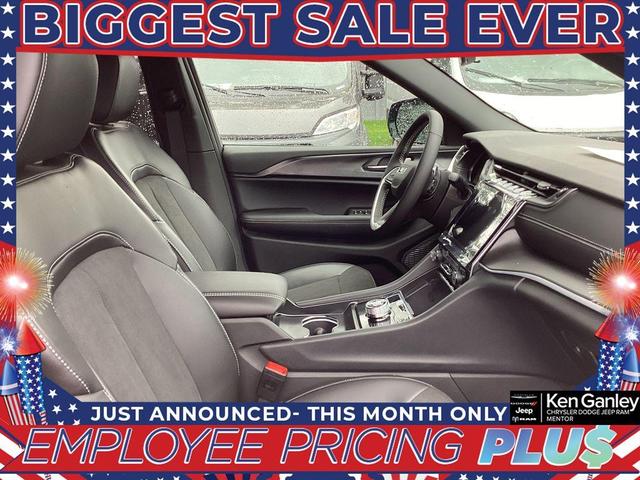 Photo of 2025 Metallic Jeep Grand Cherokee L