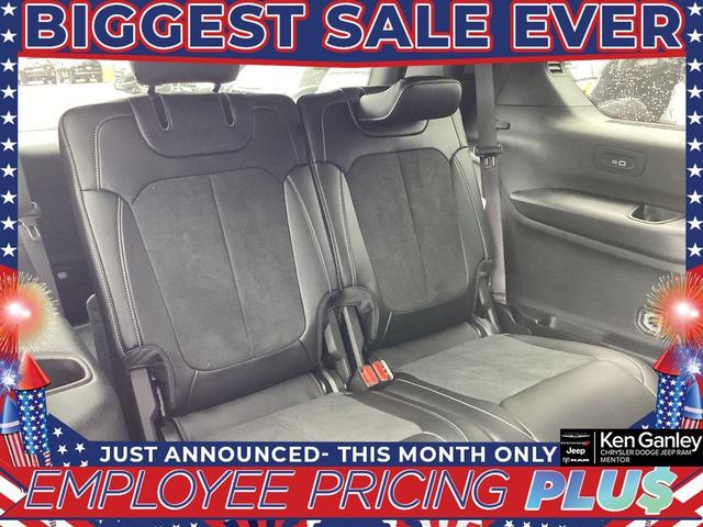 Photo of 2025 Metallic Jeep Grand Cherokee L