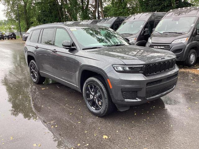 Photo of 2025 Metallic Jeep Grand Cherokee L