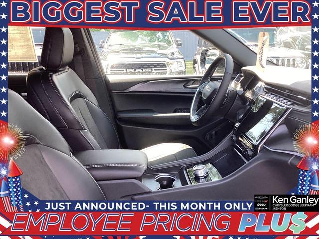 Photo of 2025 Metallic Jeep Grand Cherokee L