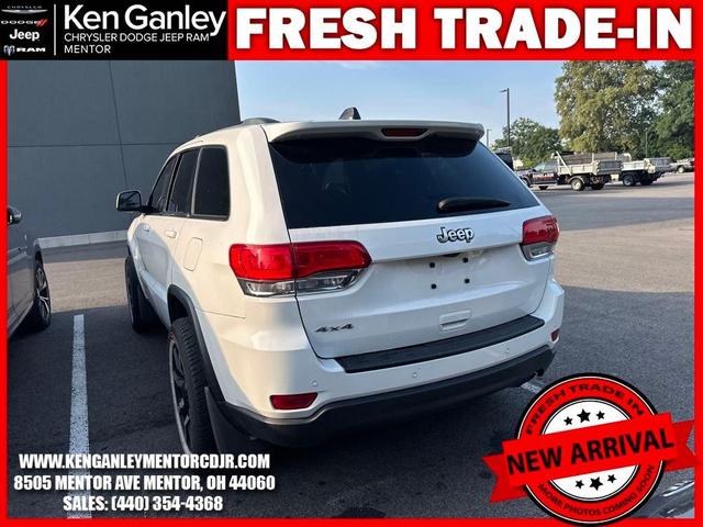 Photo of 2019 Bright White Clearcoat Jeep Grand Cherokee
