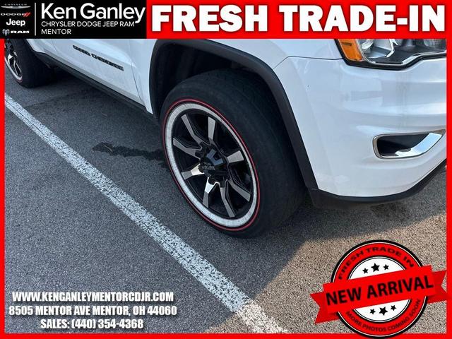 Photo of 2019 Bright White Clearcoat Jeep Grand Cherokee