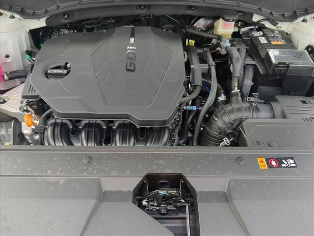 Photo of 2025 Atlas White Hyundai SANTA CRUZ