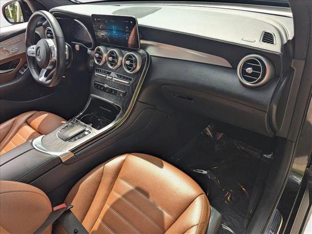 Photo of 2022 Black Mercedes-Benz GLC 300