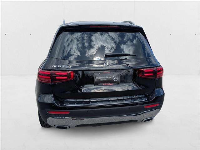 Photo of 2025 Night Black Mercedes-Benz GLB 250