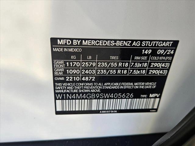 Photo of 2025 Polar White Mercedes-Benz GLB 250