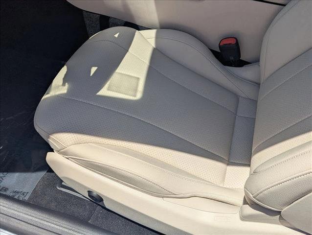 Photo of 2026 Polar White Mercedes-Benz CLE 300