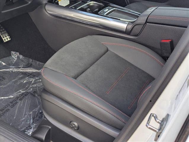 Photo of 2025 Polar White Mercedes-Benz GLA 250