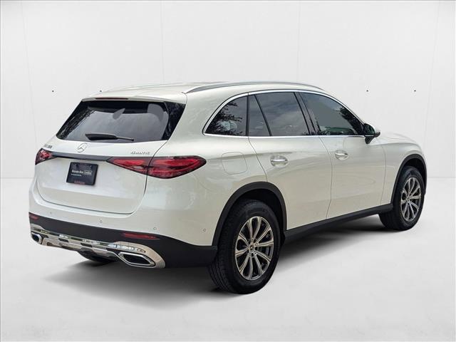 Photo of 2025 Polar White Mercedes-Benz GLC 300