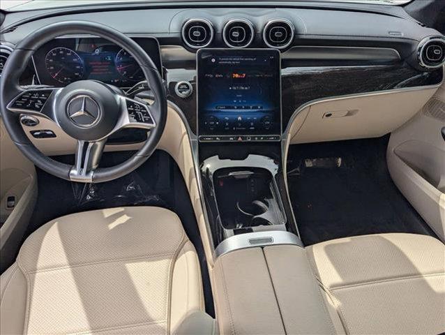 Photo of 2025 Polar White Mercedes-Benz GLC 300