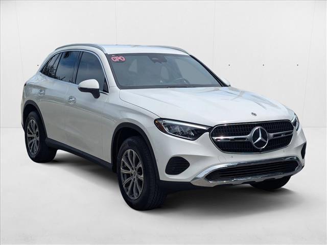 Photo of 2025 Polar White Mercedes-Benz GLC 300