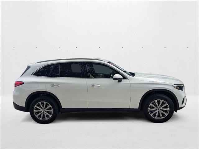 Photo of 2025 Polar White Mercedes-Benz GLC 300