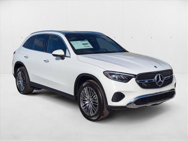 Photo of 2025 Polar White Mercedes-Benz GLC 300