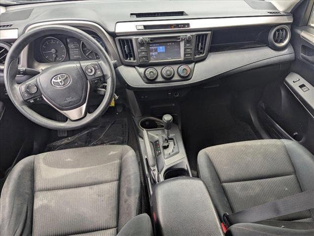Photo of 2018 Super White Toyota RAV4