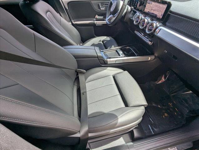 Photo of 2025 Night Black Mercedes-Benz GLB 250