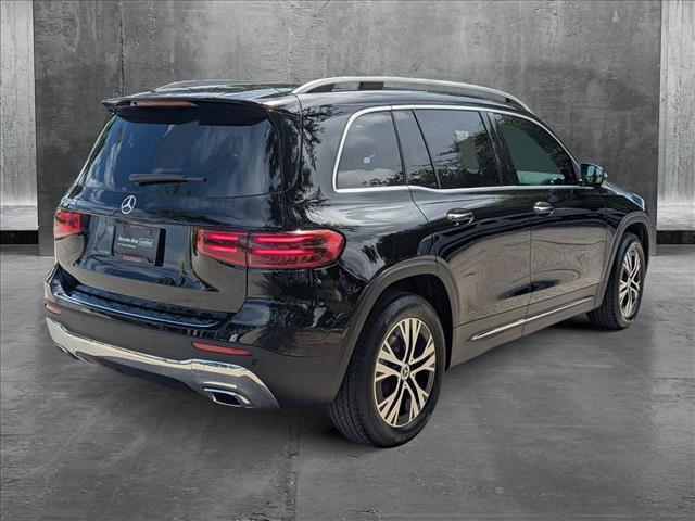 Photo of 2025 Night Black Mercedes-Benz GLB 250
