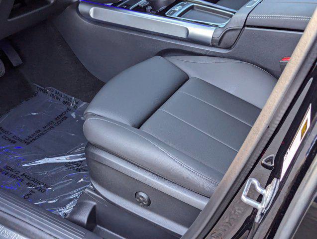 Photo of 2025 Night Black Mercedes-Benz GLB 250