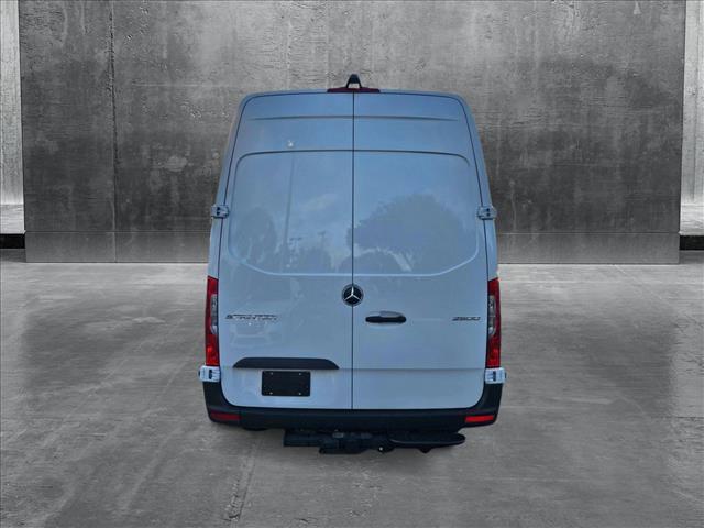 Photo of 2025 Arctic White Mercedes-Benz Sprinter 2500