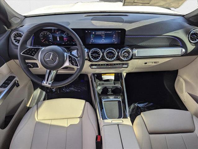 Photo of 2025 Polar White Mercedes-Benz GLB 250
