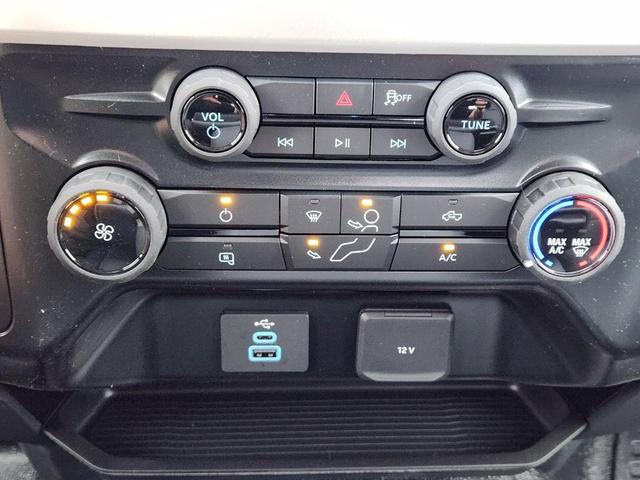 Photo of 2025 Oxford White Ford F-350