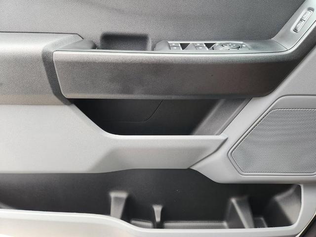 Photo of 2025 Oxford White Ford F-350