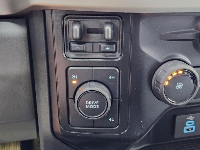 Photo of 2025 Oxford White Ford F-350