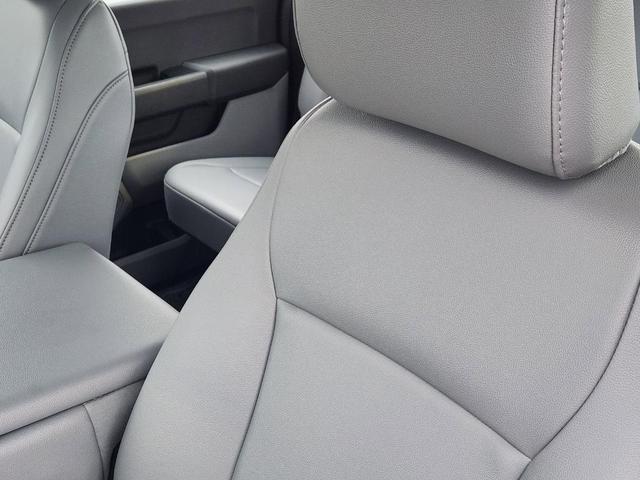 Photo of 2025 Oxford White Ford F-350