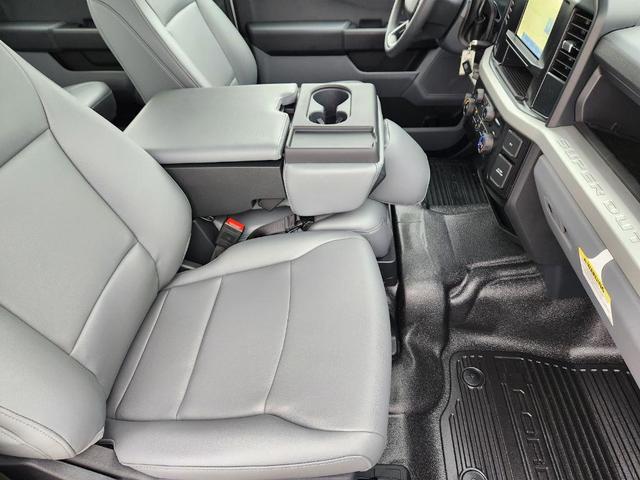 Photo of 2025 Oxford White Ford F-350