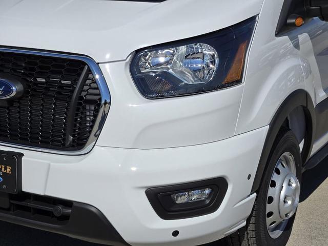 Photo of 2025 Oxford White Ford Transit-350