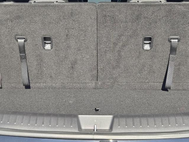 Photo of 2025 Shimmering Silver Hyundai SANTA FE HEV