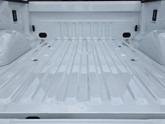 Photo of 2025 Oxford White Ford F-250