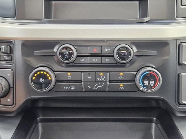 Photo of 2025 Oxford White Ford F-250
