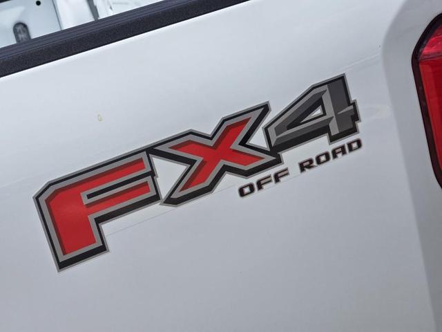 Photo of 2025 Oxford White Ford F-250