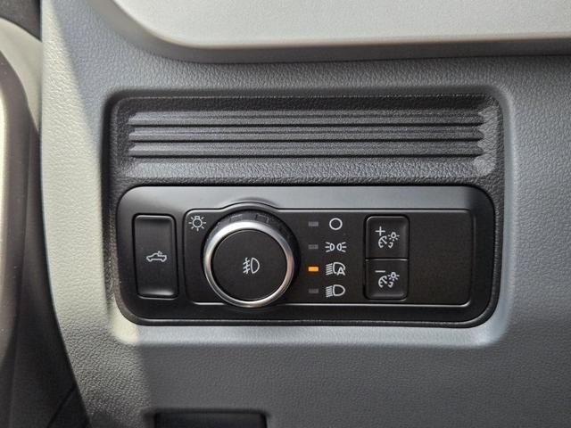 Photo of 2025 Oxford White Ford F-250