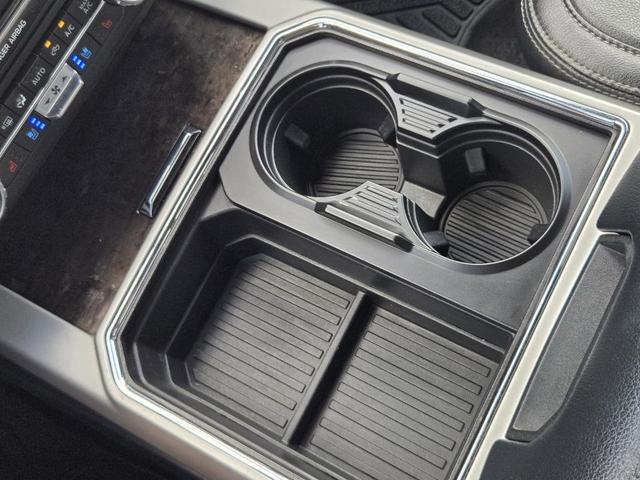 Photo of 2022 Oxford White Ford F-450