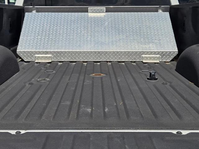 Photo of 2022 Oxford White Ford F-450