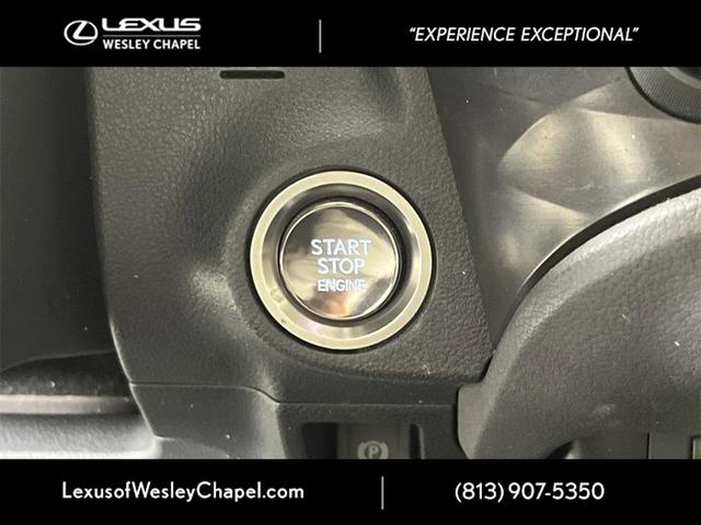Photo of 2020 Eminent White Pearl Lexus ES 350