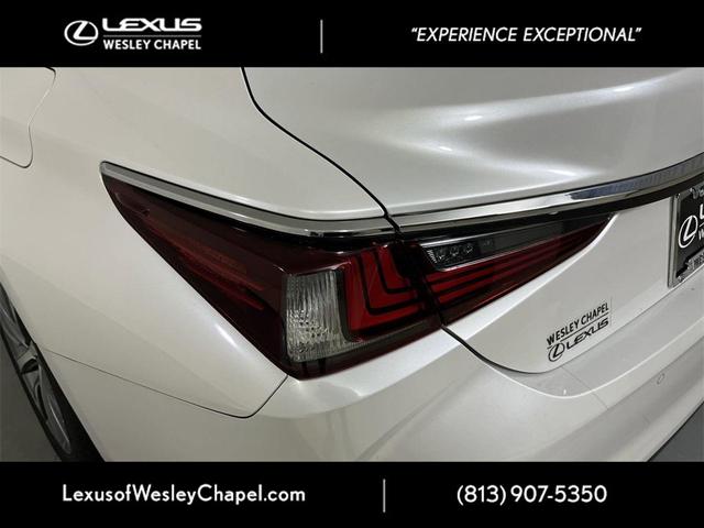 Photo of 2020 Eminent White Pearl Lexus ES 350