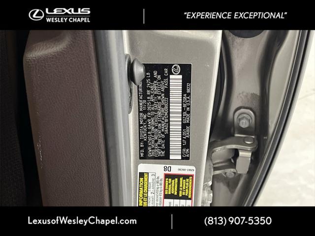 Photo of 2021 Atomic Silver Lexus ES 350