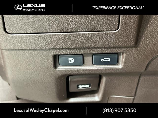 Photo of 2021 Atomic Silver Lexus ES 350