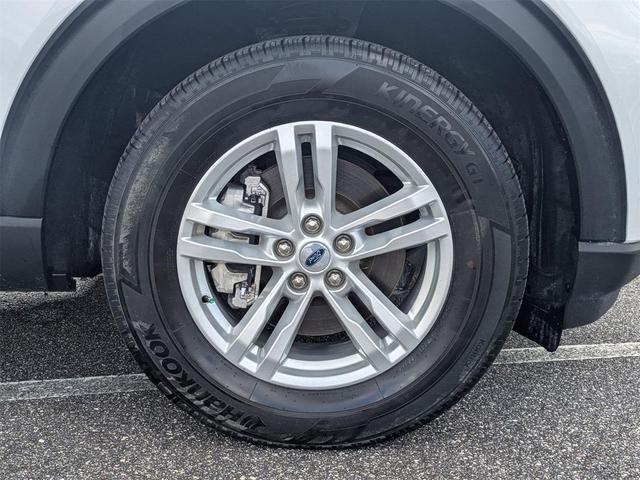 Photo of 2022 Oxford White Ford Explorer