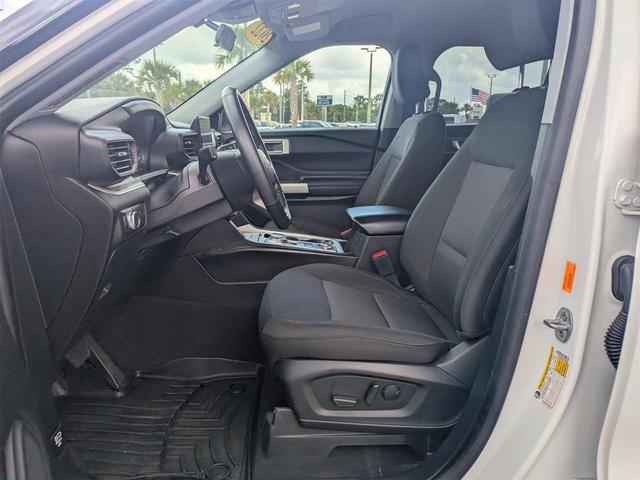 Photo of 2022 Oxford White Ford Explorer