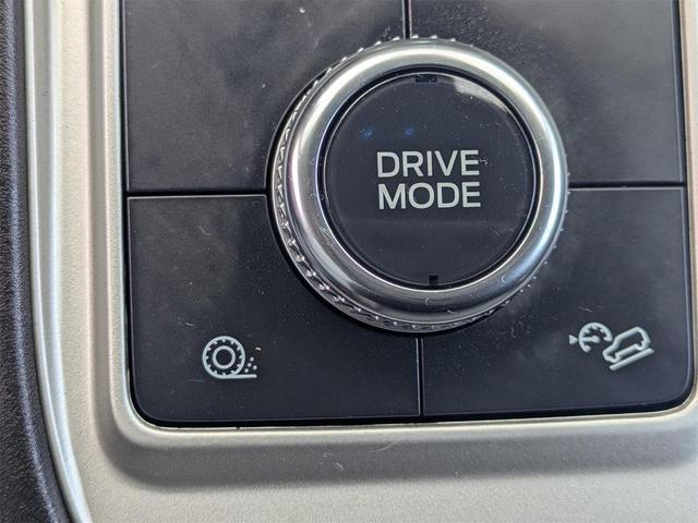 Photo of 2022 Oxford White Ford Explorer