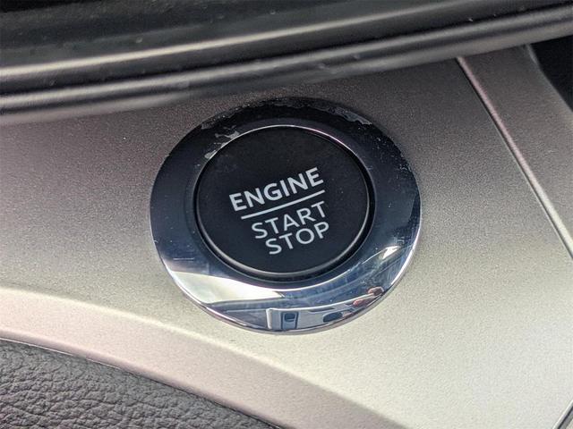 Photo of 2022 Oxford White Ford Explorer