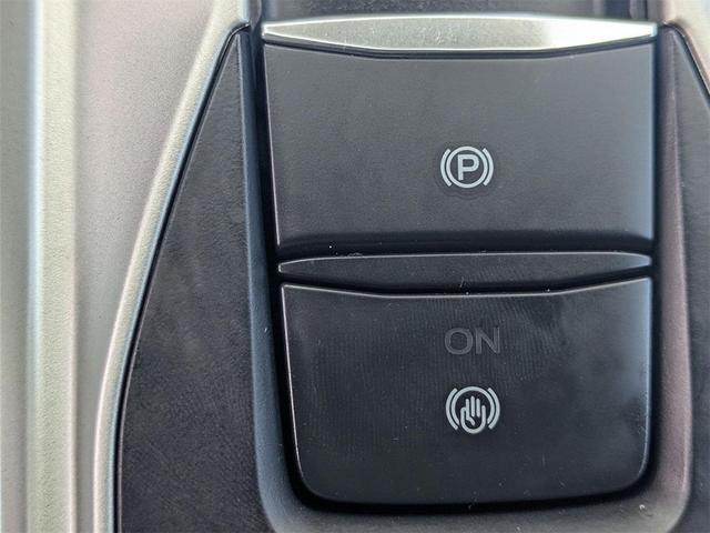 Photo of 2022 Oxford White Ford Explorer