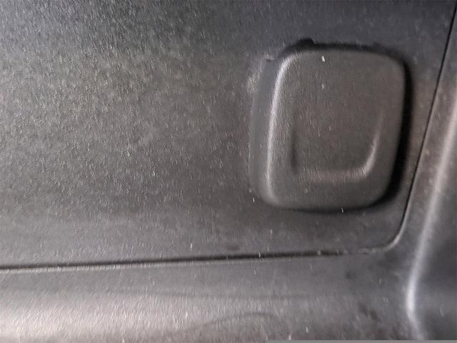 Photo of 2018 Summit White GMC Canyon
