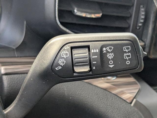 Photo of 2020 Silver Metallic Ford Explorer