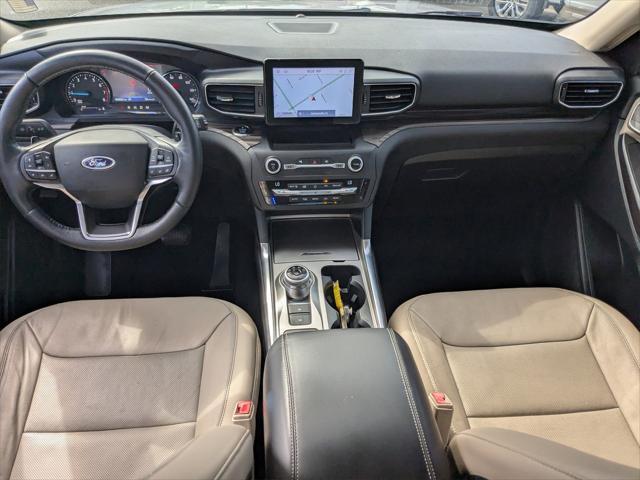 Photo of 2020 Silver Metallic Ford Explorer