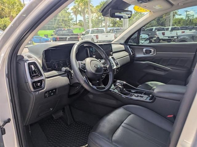 Photo of 2021 Sparkling Silver Kia Sorento