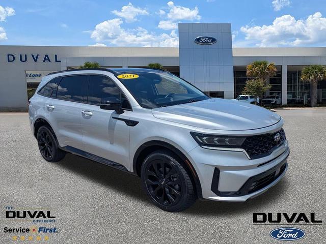 Photo of 2021 Sparkling Silver Kia Sorento